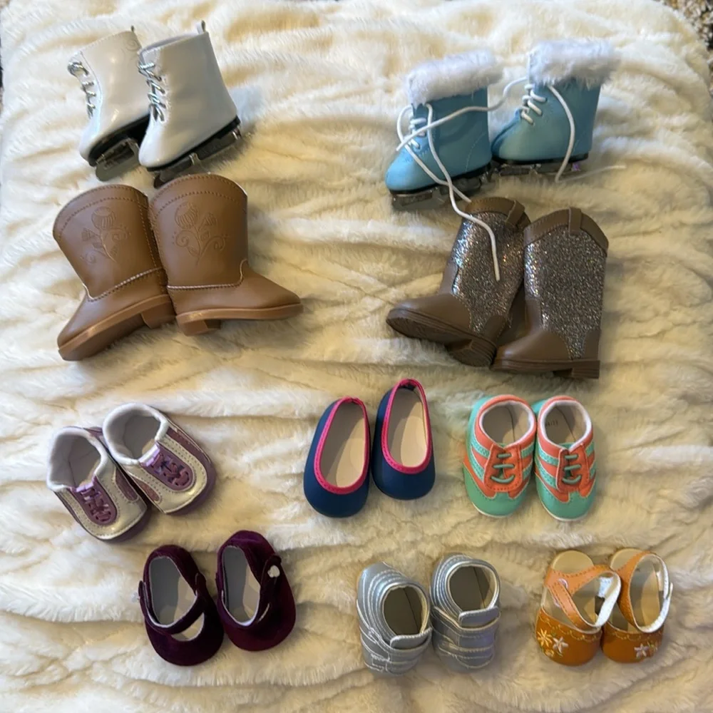 American Girl Doll huge lot of clothes, shoes, and accessories! - Picture 4 of 17